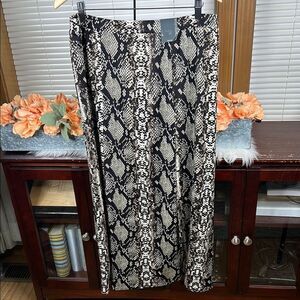 Python Maki Skirt NWT